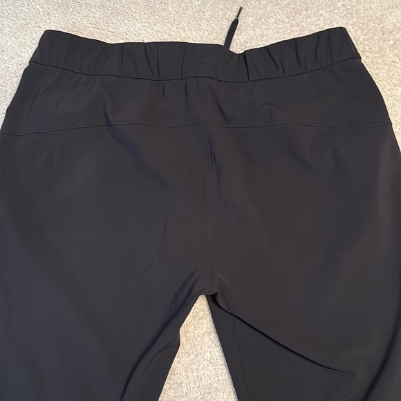 Lululemon Luxtreme On the Fly Crop Pants, Size 12 - Picture 9 of 15